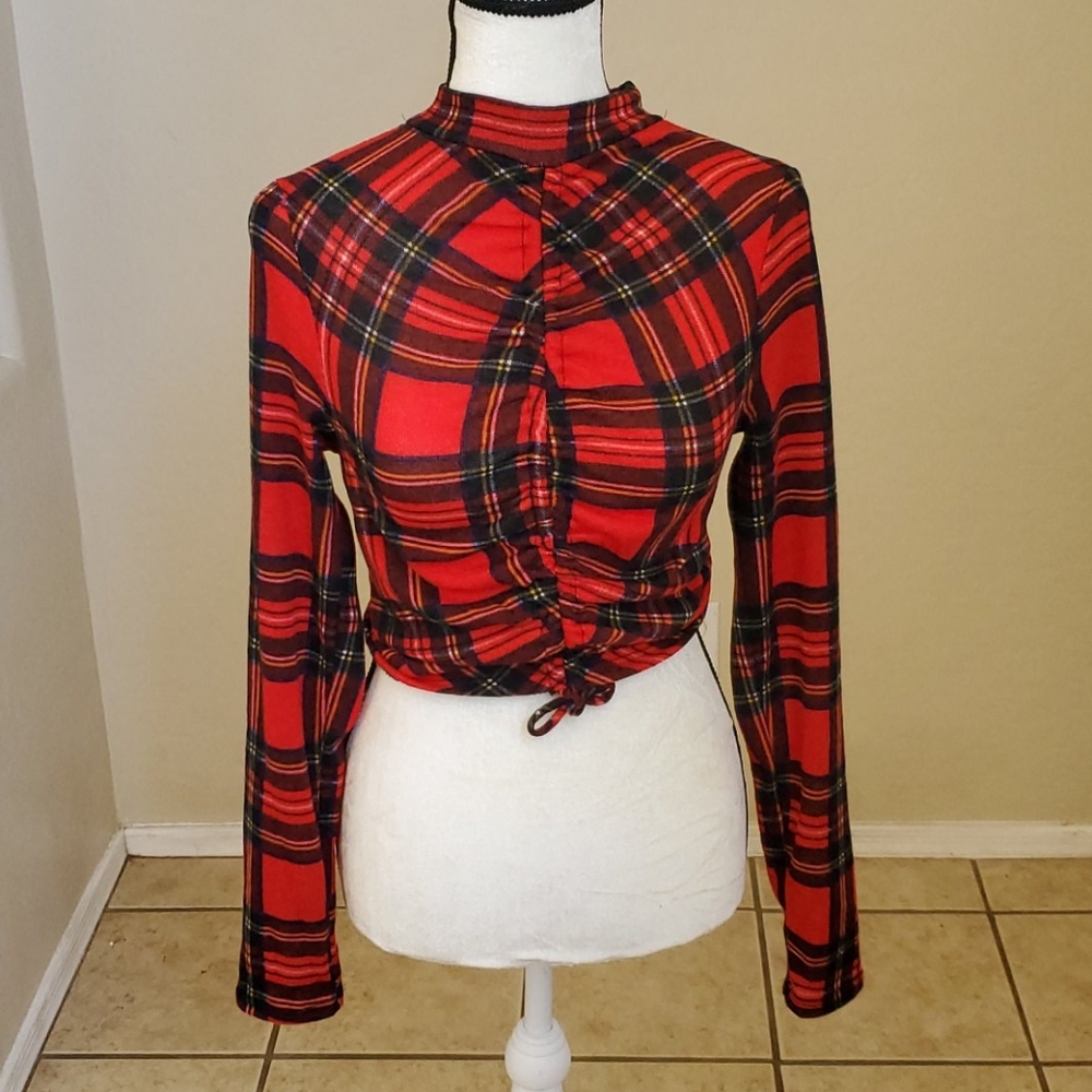 Fashion Nova red long sleeved crop top